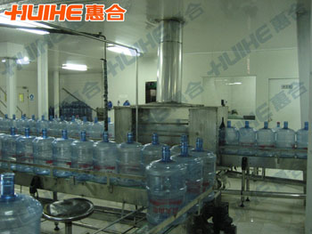 精美展示桶裝純凈水生產線實拍圖,讓客戶更直觀的了解我們的產品!